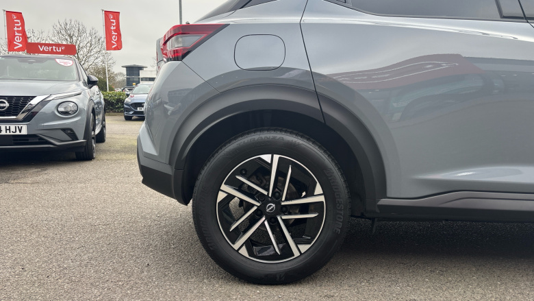 Nissan Juke 1.0 DiG-T N-Connecta 5dr DCT Petrol Hatchback